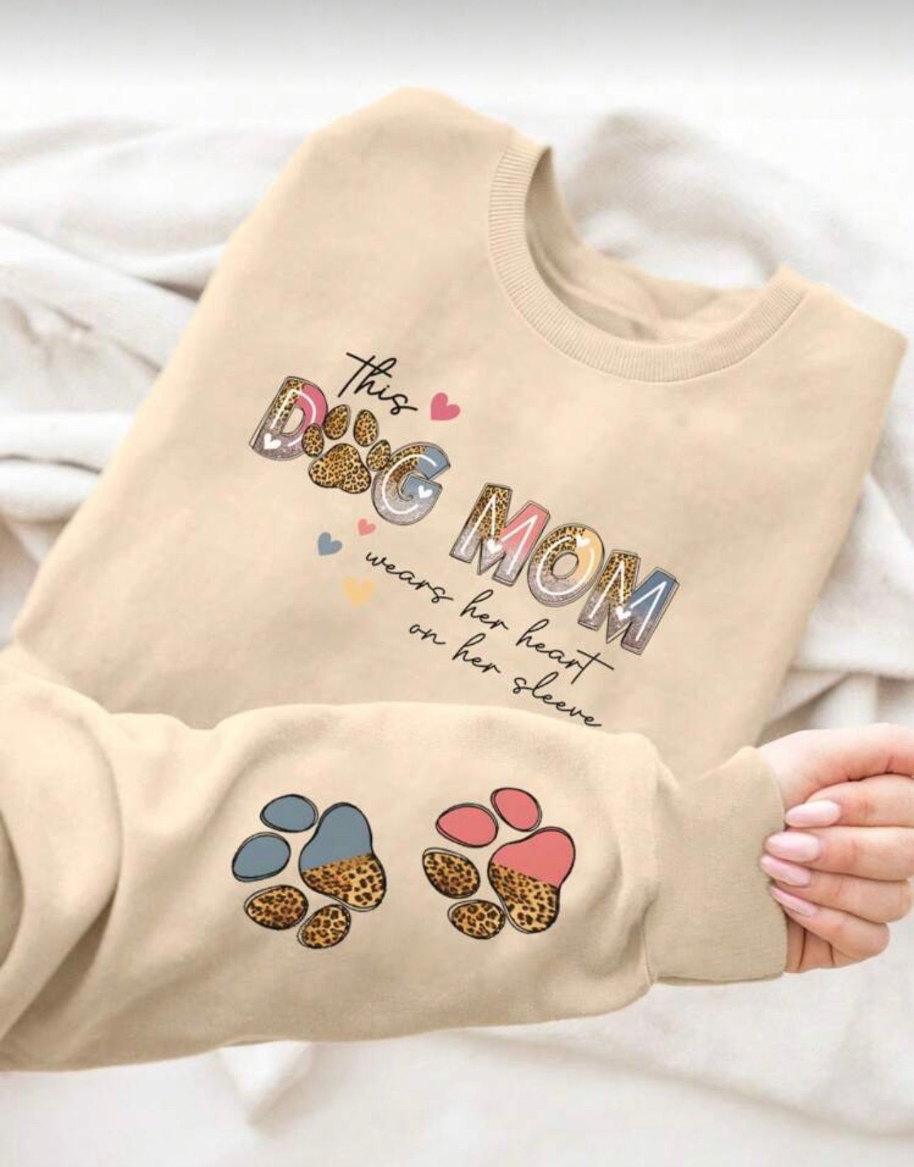 Dog Mom Graphic Sweatshirt