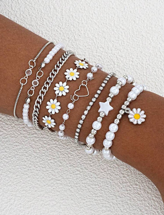 8 Piece Daisy Bracelets