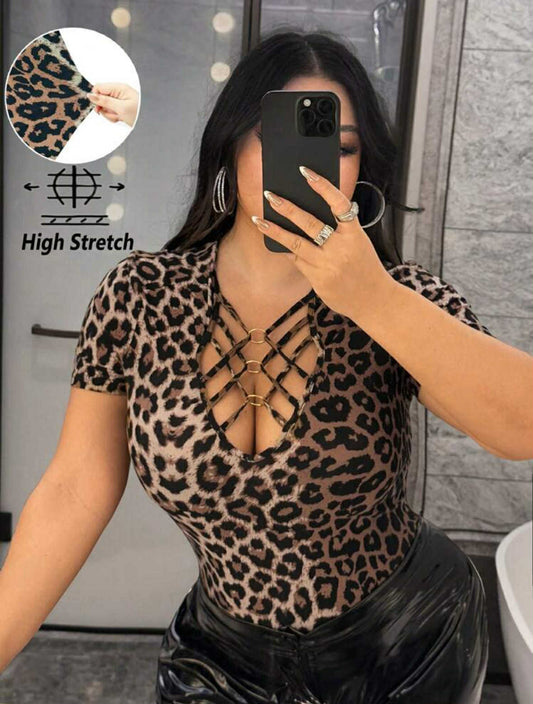 Curve Criss Cross T-shirt