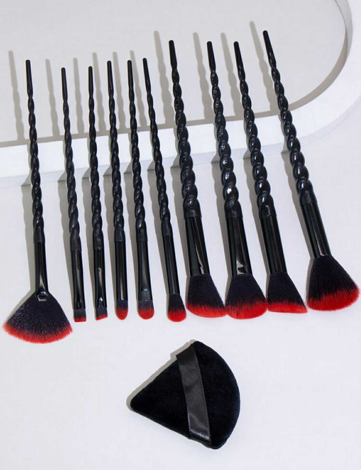 10 Piece Black and Red Make Up Brush Sets