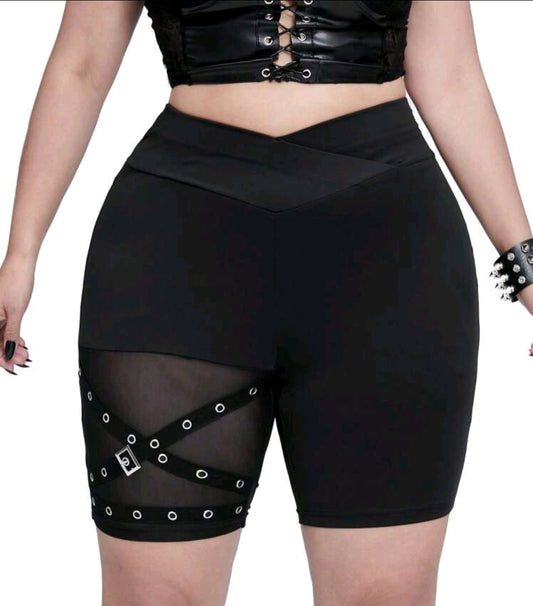 Curve Mesh Buckle Shorts