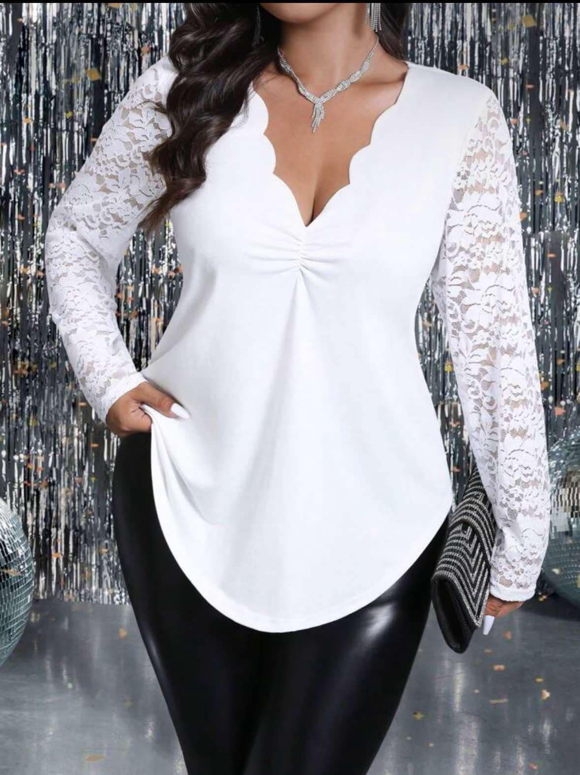 Curve Long Lace Sleeved Blouse