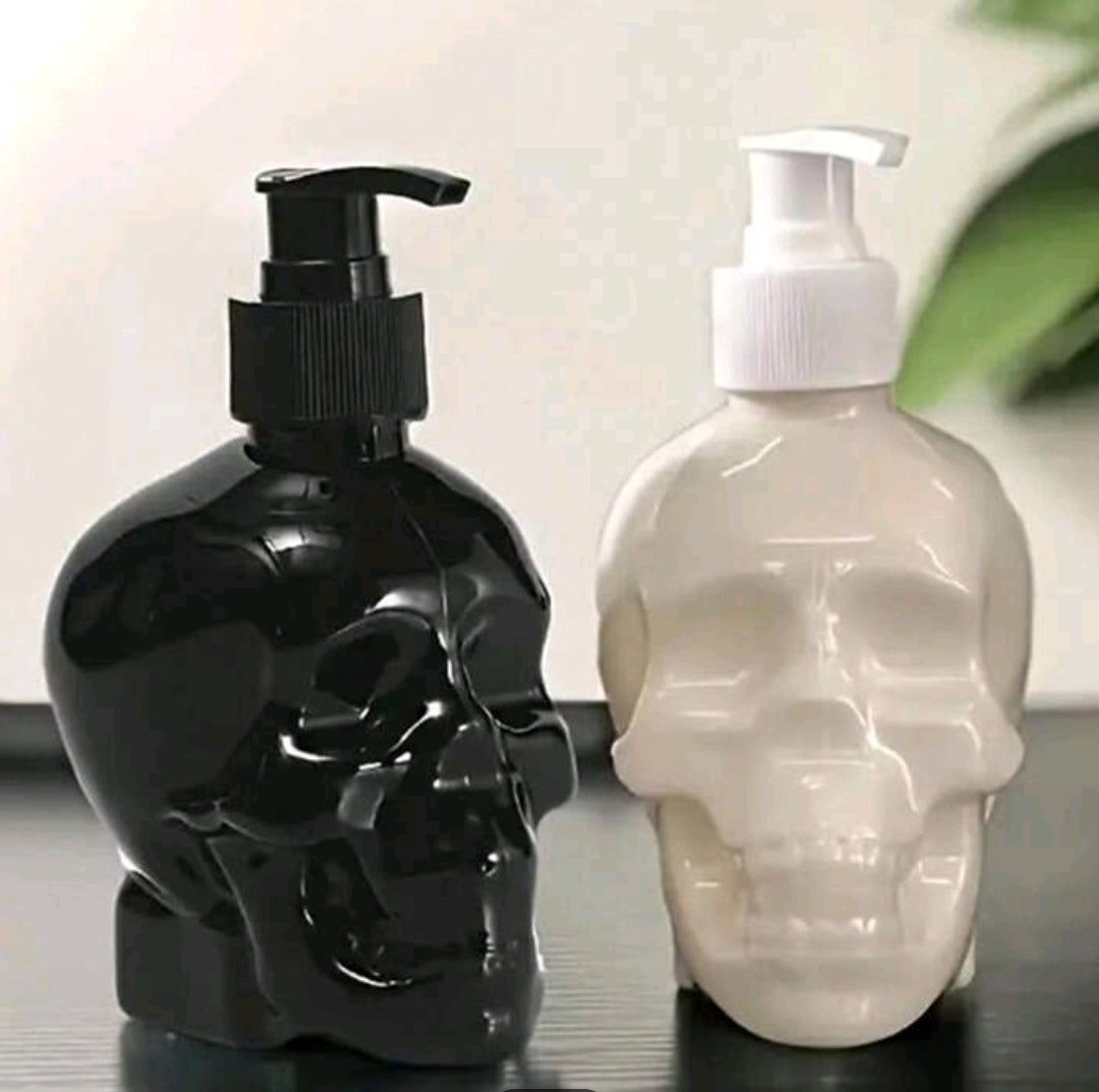 Black and White Skull Design Bottle