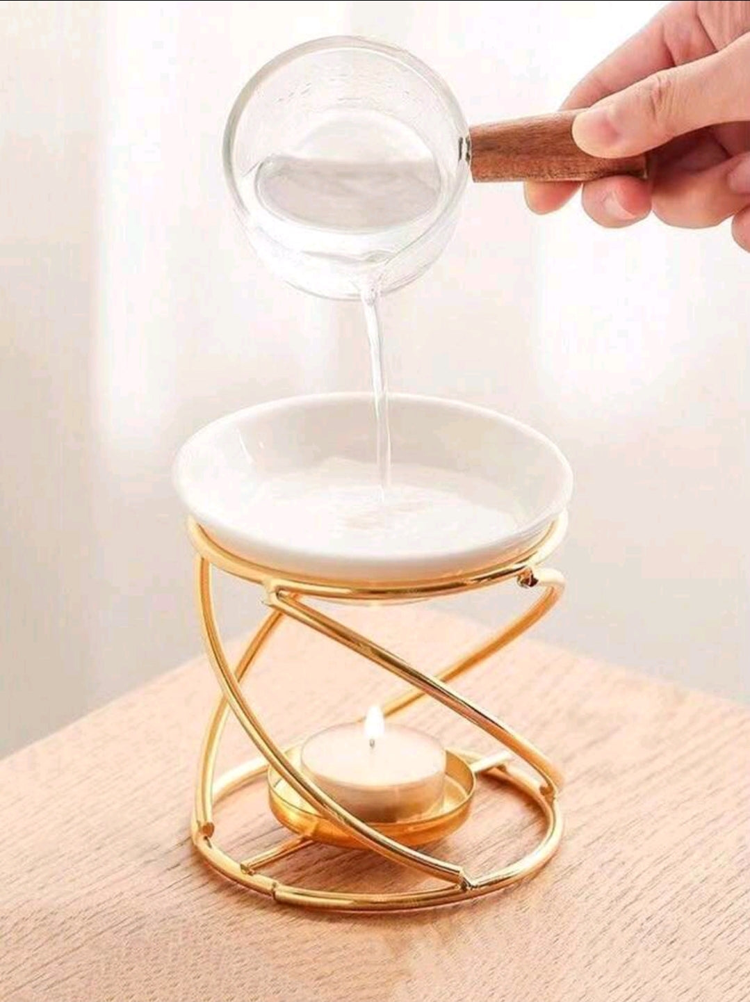 Four Twist Essential Oil Holder